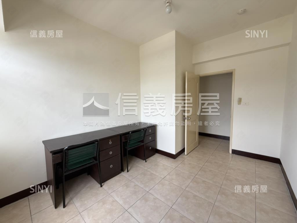 陸光國宅美採光三房車位房屋室內格局與周邊環境