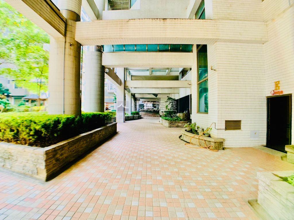 太皇園｜有管理有陽台套房房屋室內格局與周邊環境