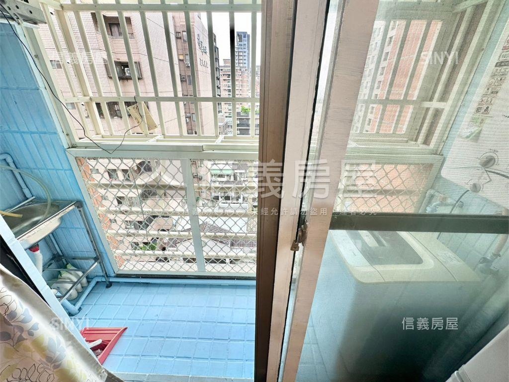 浪漫貴族雙面採光陽台套房房屋室內格局與周邊環境