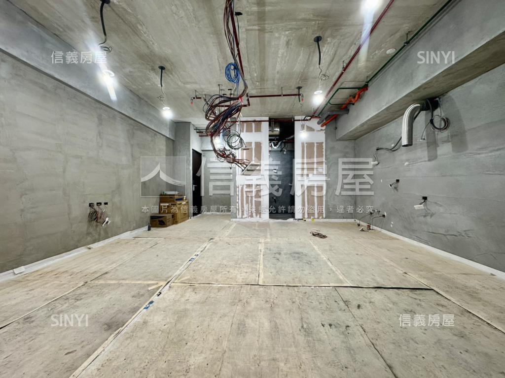 東騰界高樓毛胚房屋室內格局與周邊環境