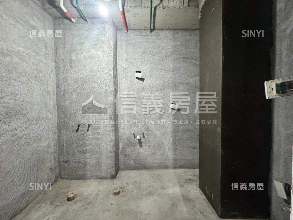 東騰界高樓毛胚房屋室內格局與周邊環境