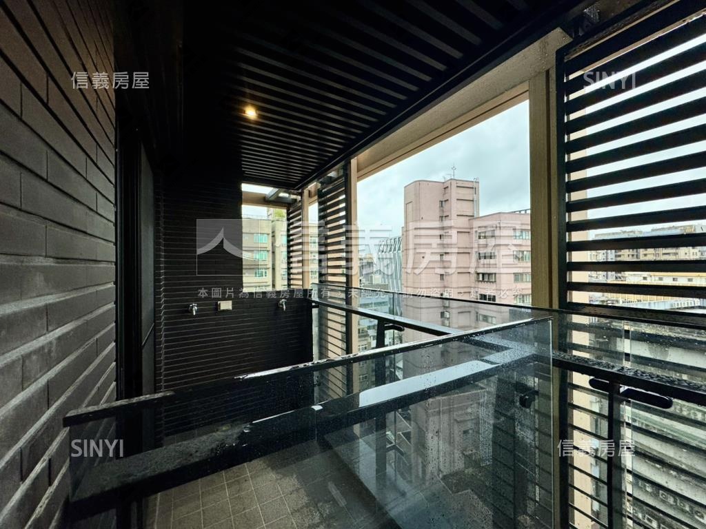 東騰界高樓毛胚房屋室內格局與周邊環境