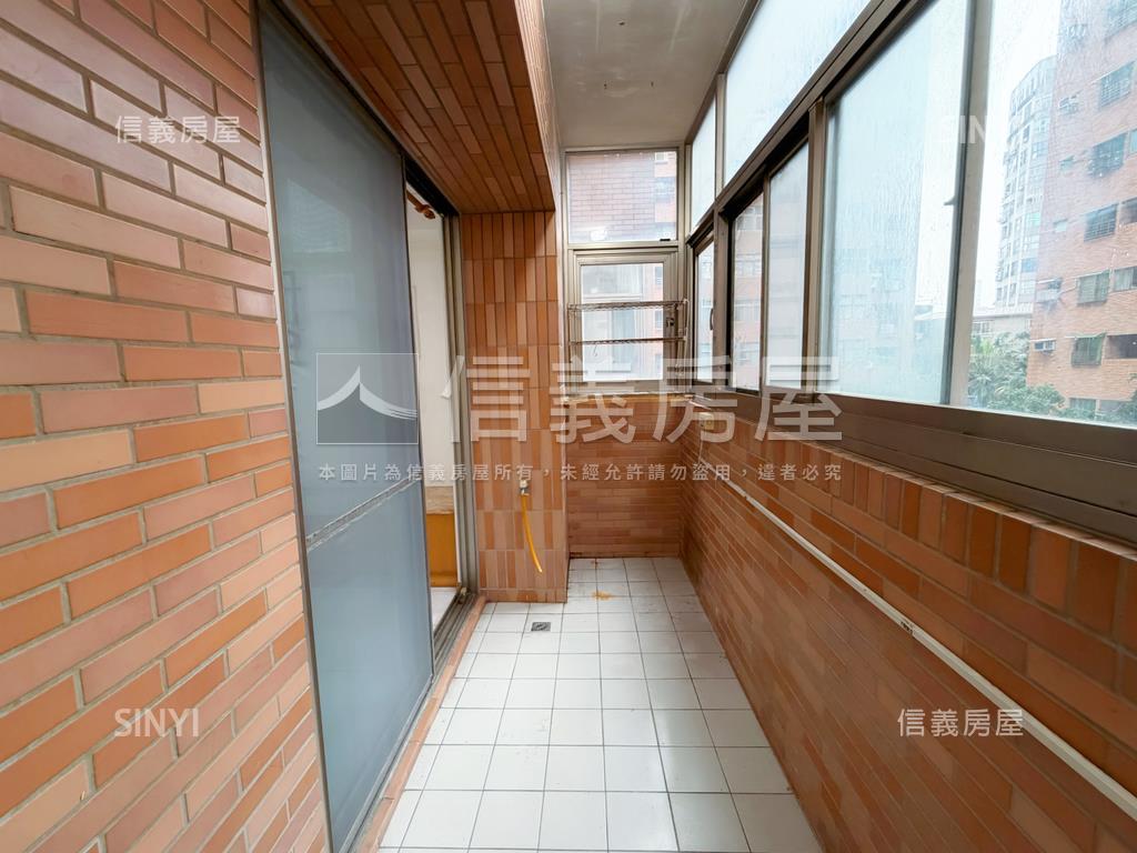 新埔公園世紀邊間三房車位房屋室內格局與周邊環境