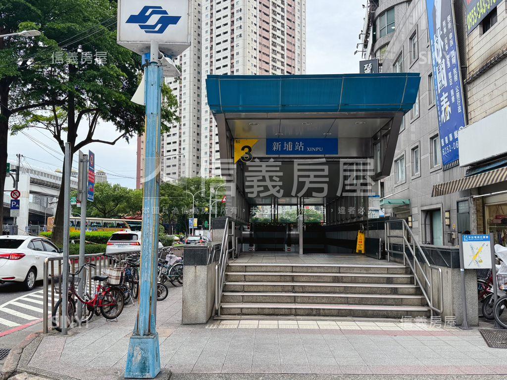 新埔公園世紀邊間三房車位房屋室內格局與周邊環境