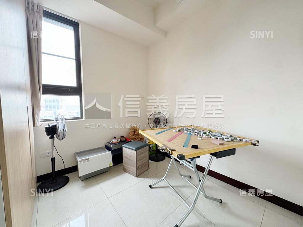 輕屋齡成家兩房車位房屋室內格局與周邊環境
