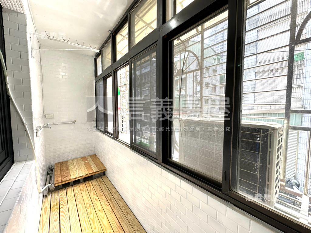★三民路邊間二樓吉品美寓房屋室內格局與周邊環境