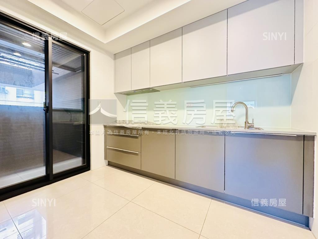 專任華太松庭未住雙平車位房屋室內格局與周邊環境