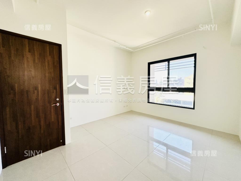 專任華太松庭未住雙平車位房屋室內格局與周邊環境