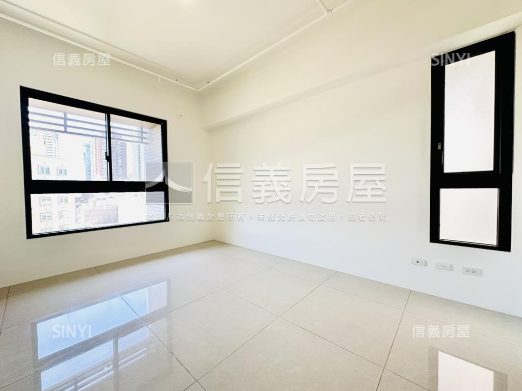 專任華太松庭未住雙平車位房屋室內格局與周邊環境