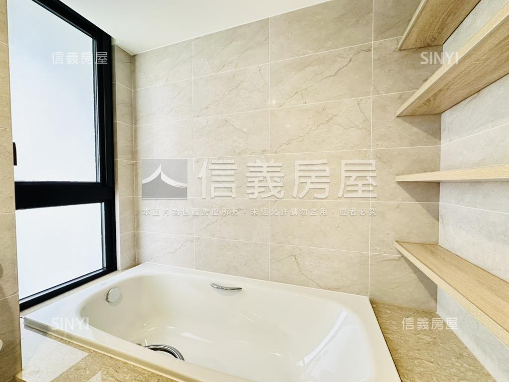 專任華太松庭未住雙平車位房屋室內格局與周邊環境