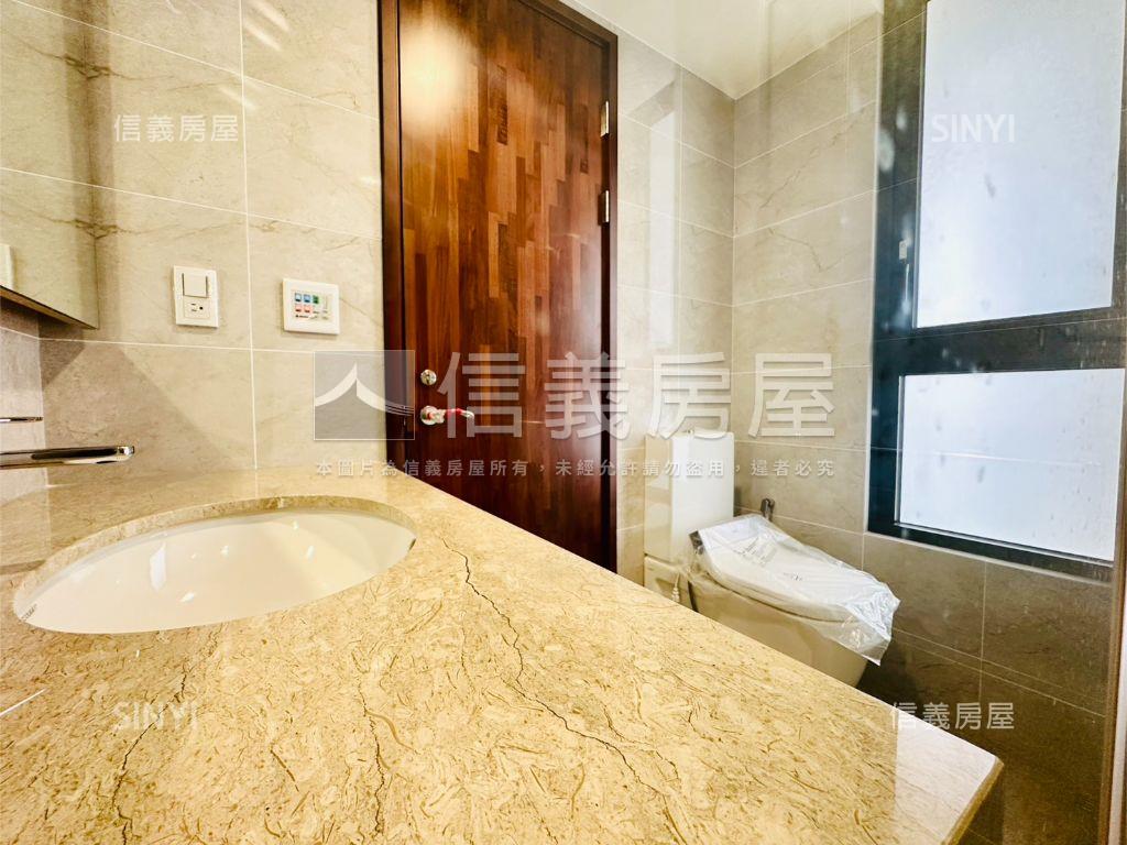 專任華太松庭未住雙平車位房屋室內格局與周邊環境