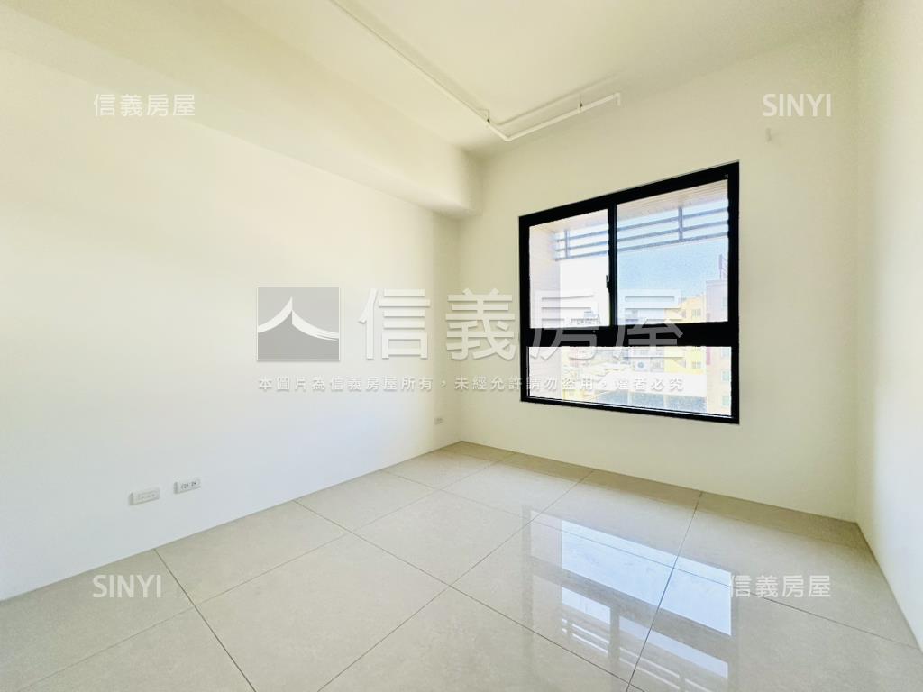 專任華太松庭未住雙平車位房屋室內格局與周邊環境