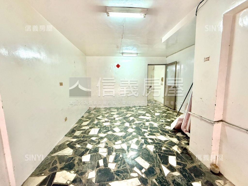 小資族新加坡式車庫透天房屋室內格局與周邊環境