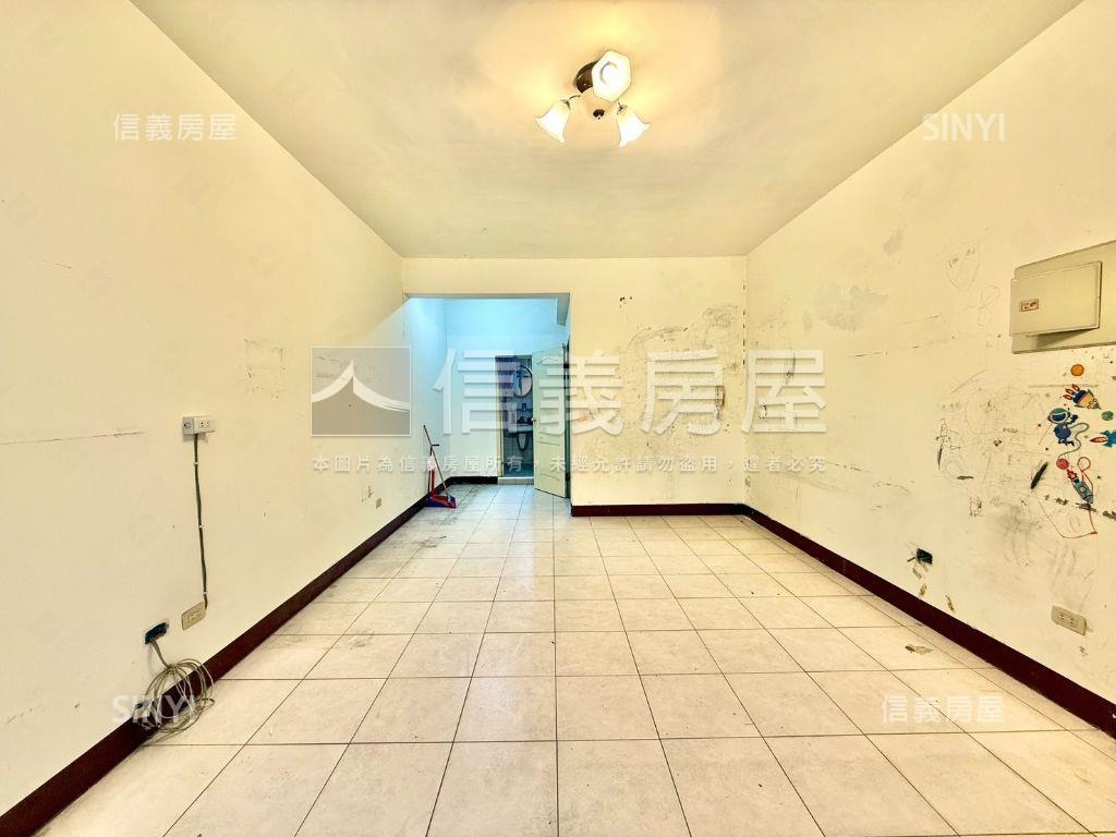 小資族新加坡式車庫透天房屋室內格局與周邊環境