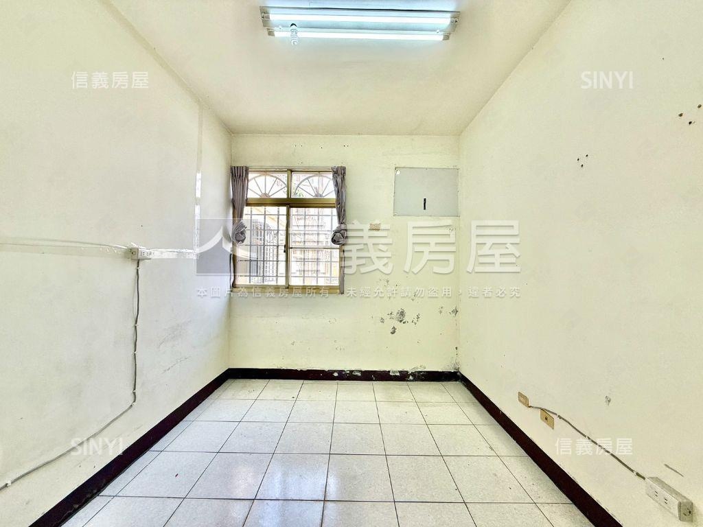 小資族新加坡式車庫透天房屋室內格局與周邊環境