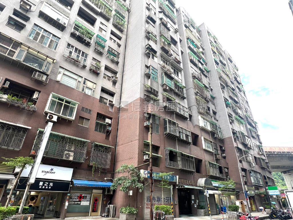 優美英郡一房房屋室內格局與周邊環境