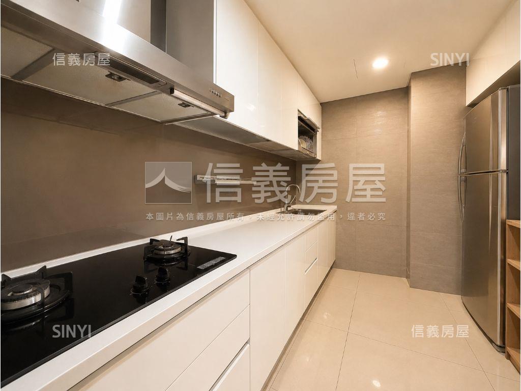 冠德麗境４房車位房屋室內格局與周邊環境