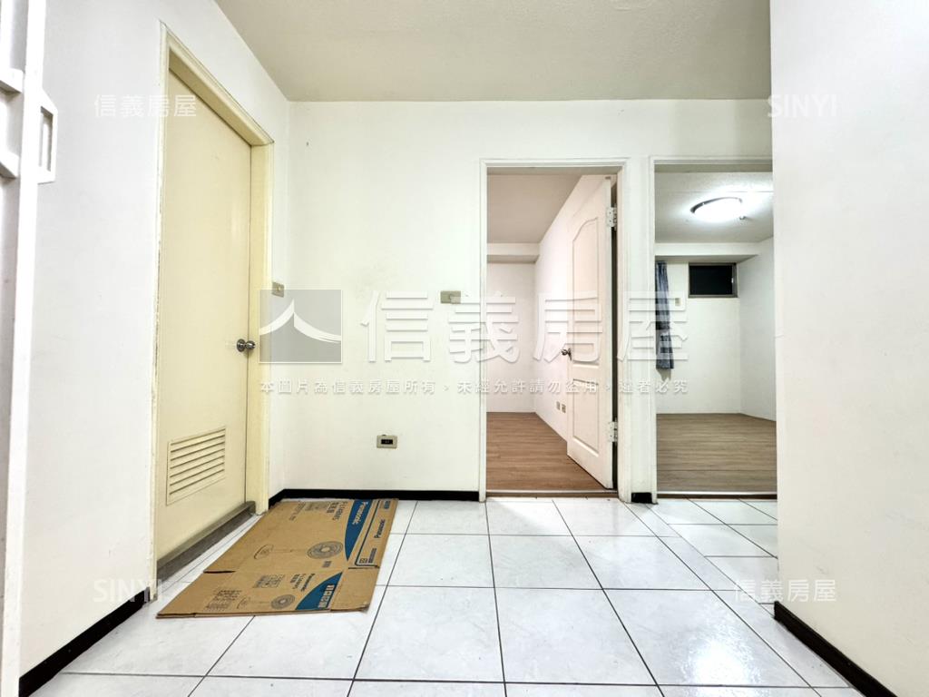 買代－南屯兩房車位房屋室內格局與周邊環境