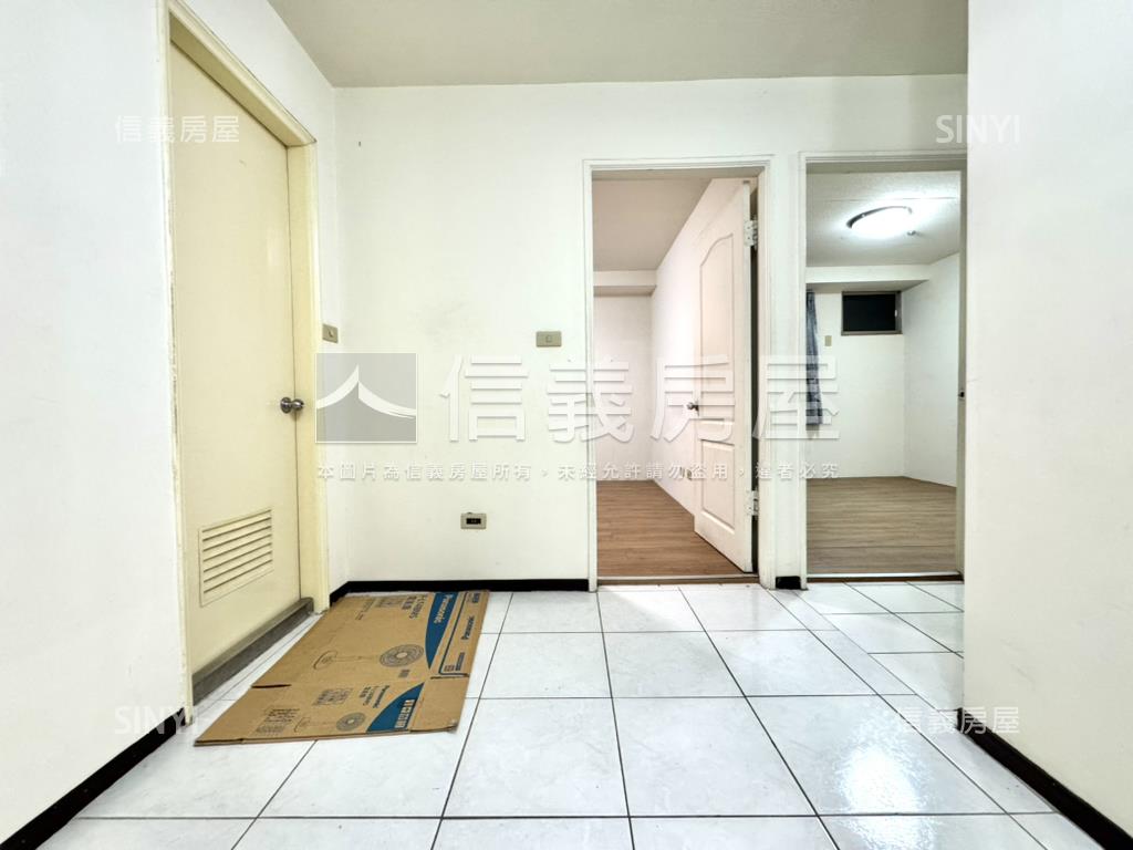 買代－南屯兩房車位房屋室內格局與周邊環境