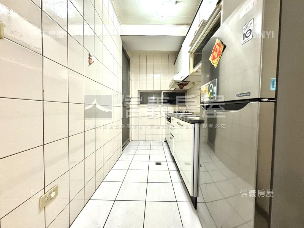 買代－南屯兩房車位房屋室內格局與周邊環境