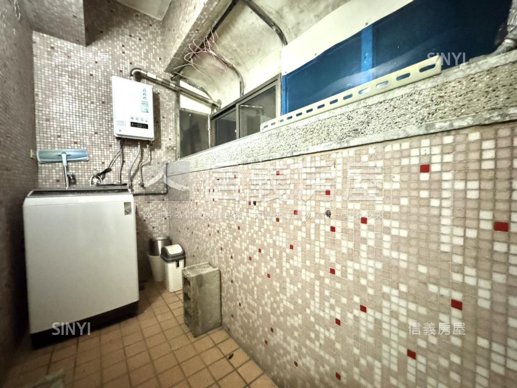 買代－南屯兩房車位房屋室內格局與周邊環境