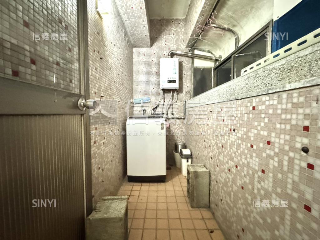 買代－南屯兩房車位房屋室內格局與周邊環境