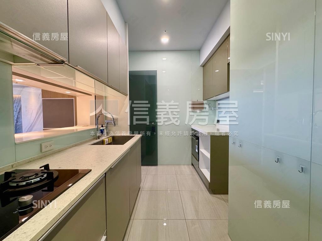 京城大苑山景三房雙平車房屋室內格局與周邊環境