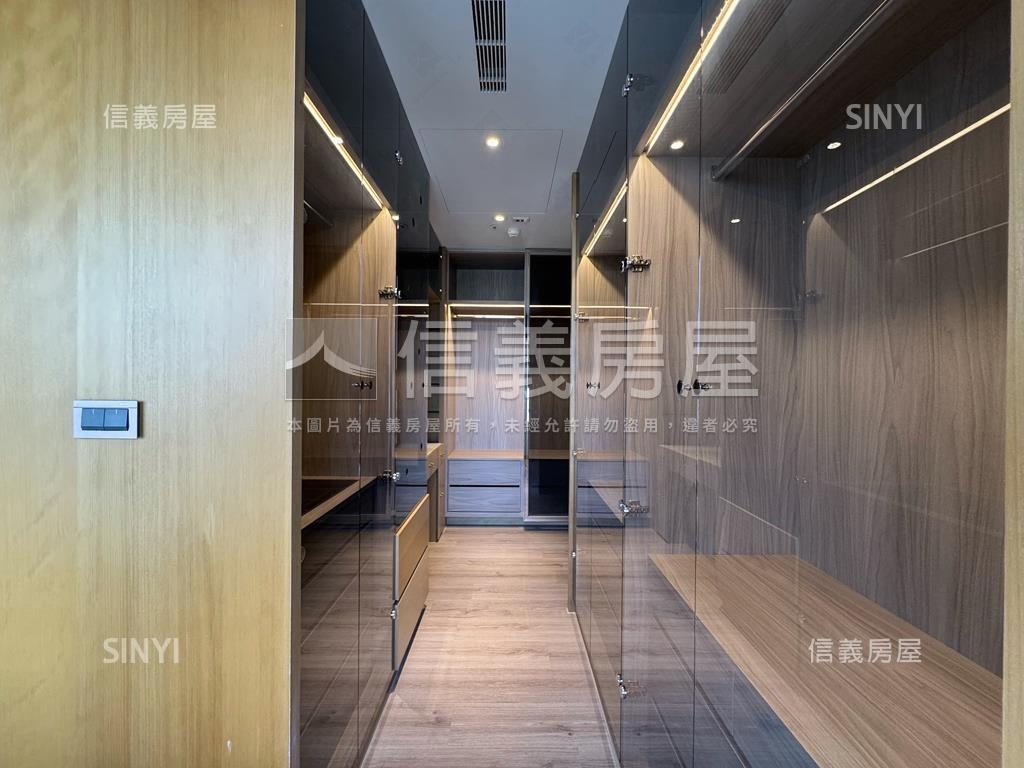 京城大苑山景三房雙平車房屋室內格局與周邊環境