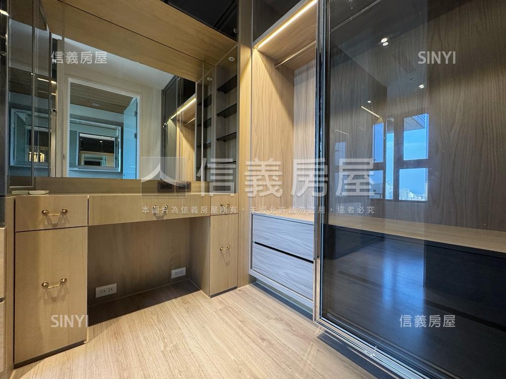 京城大苑山景三房雙平車房屋室內格局與周邊環境