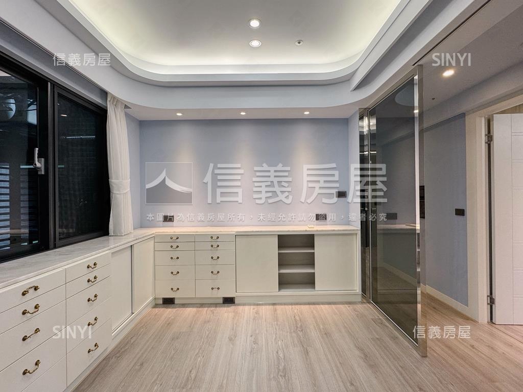 京城大苑山景三房雙平車房屋室內格局與周邊環境