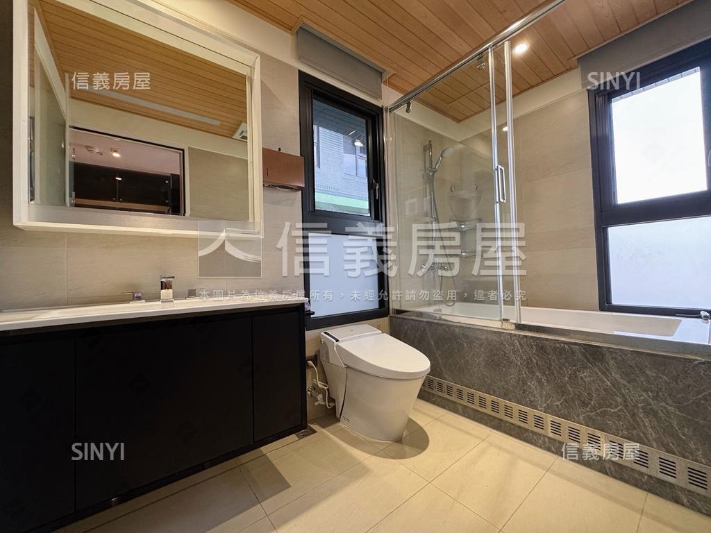 京城大苑山景三房雙平車房屋室內格局與周邊環境