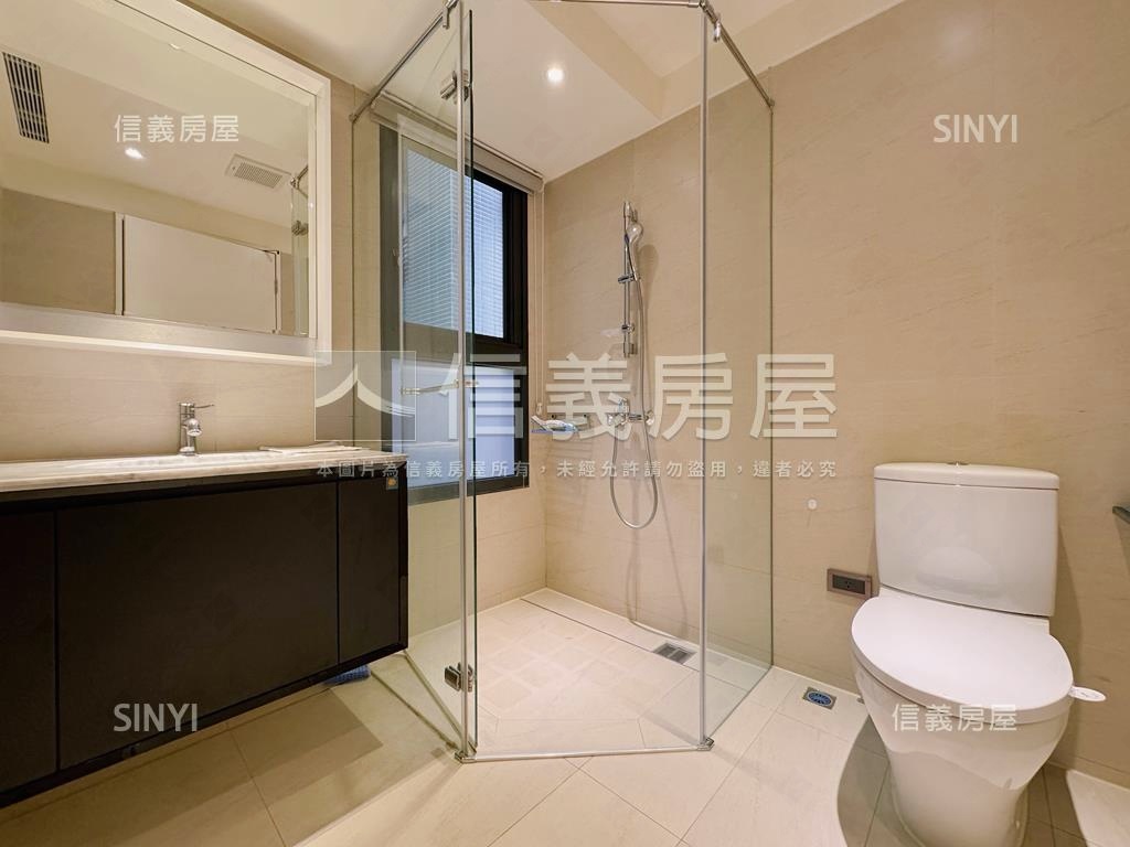 京城大苑山景三房雙平車房屋室內格局與周邊環境