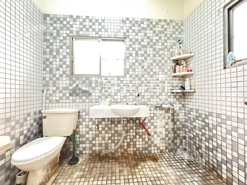 超值得改造大地坪面寬透天房屋室內格局與周邊環境