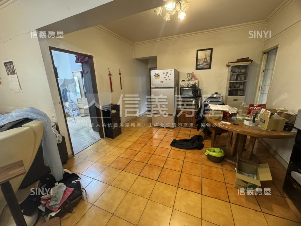 忠孝新生稀有四房房屋室內格局與周邊環境