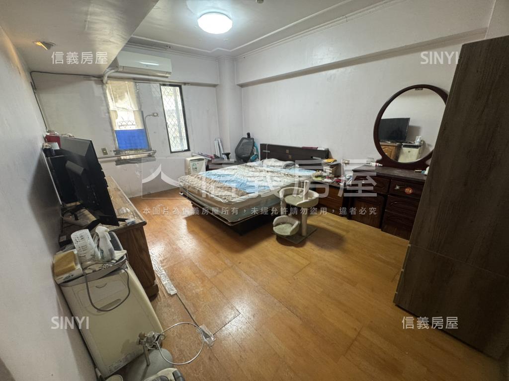 忠孝新生稀有四房房屋室內格局與周邊環境