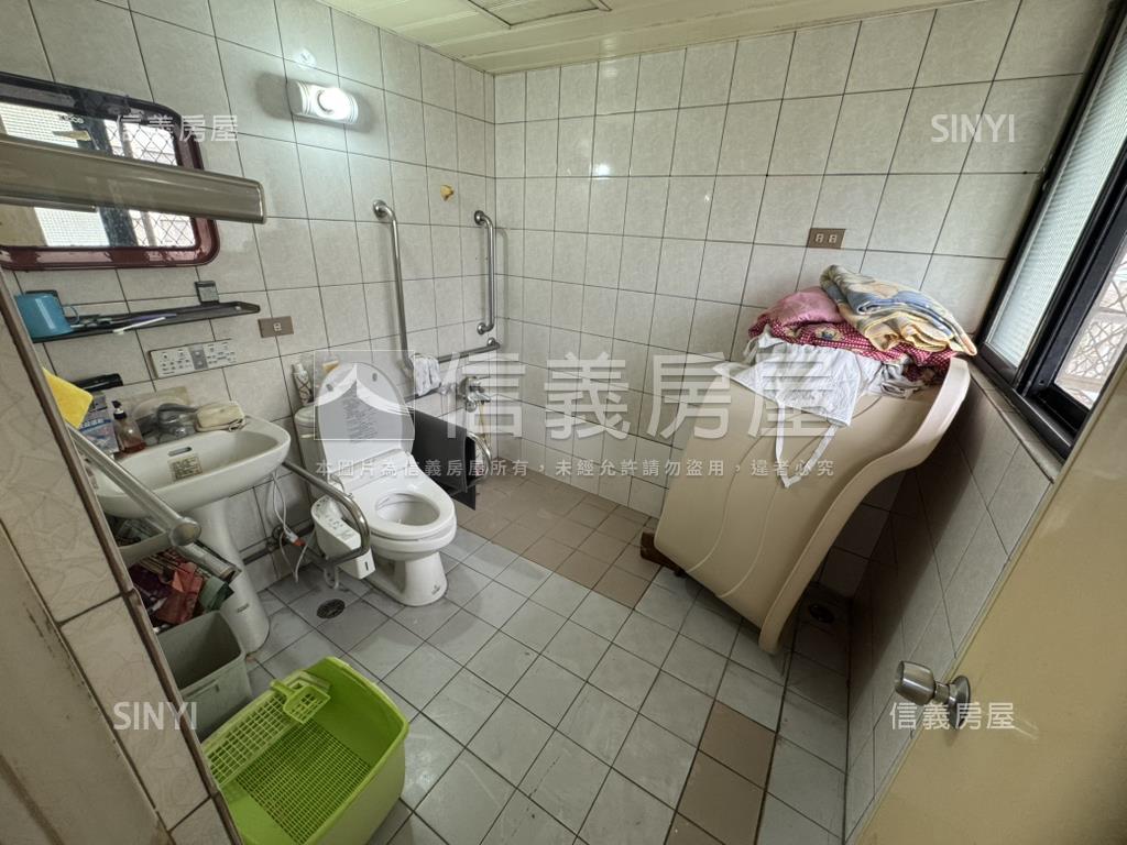 忠孝新生稀有四房房屋室內格局與周邊環境