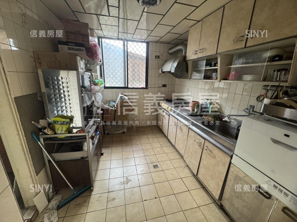 忠孝新生稀有四房房屋室內格局與周邊環境