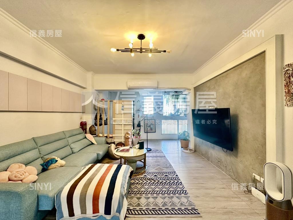 近文心國小三房車位房屋室內格局與周邊環境