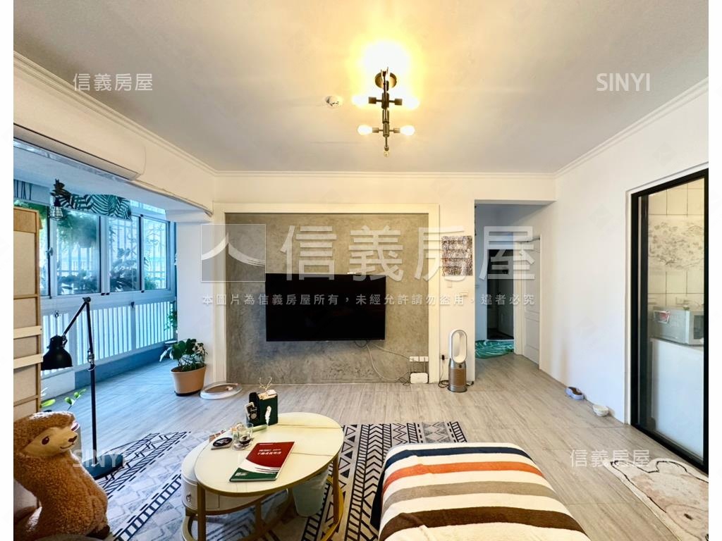 近文心國小三房車位房屋室內格局與周邊環境