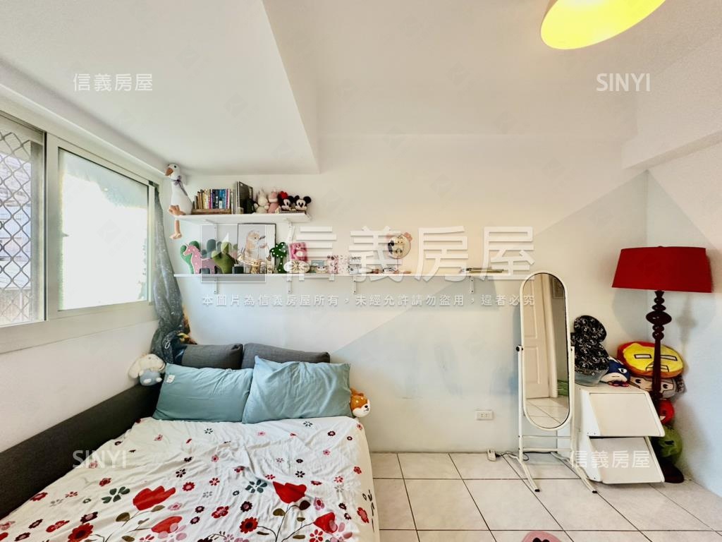 近文心國小三房車位房屋室內格局與周邊環境