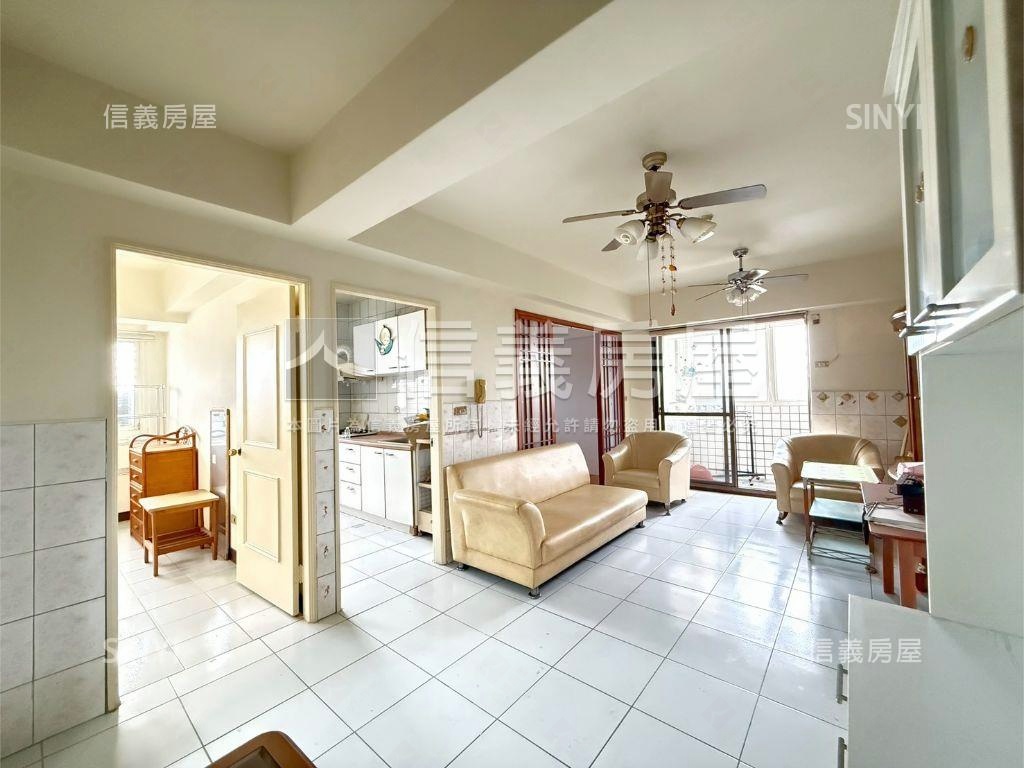 黎明路一段兩房車位房屋室內格局與周邊環境