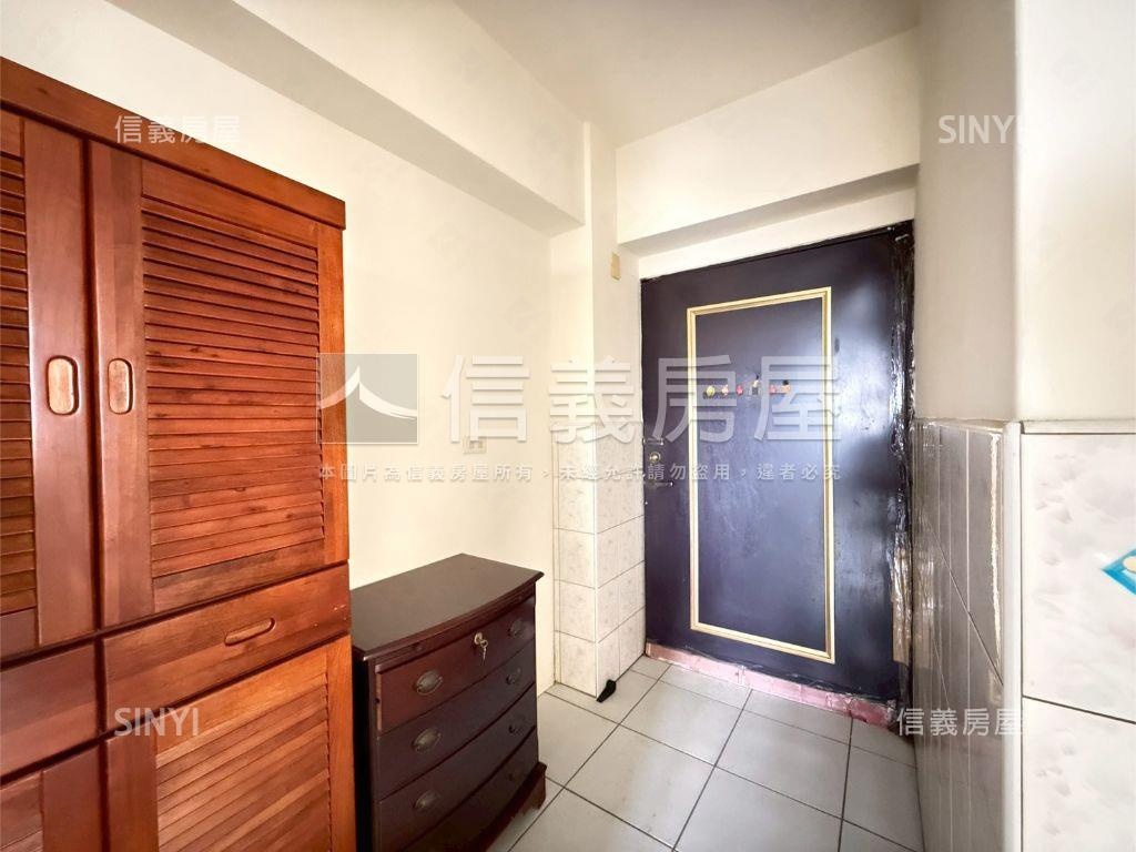 黎明路一段兩房車位房屋室內格局與周邊環境