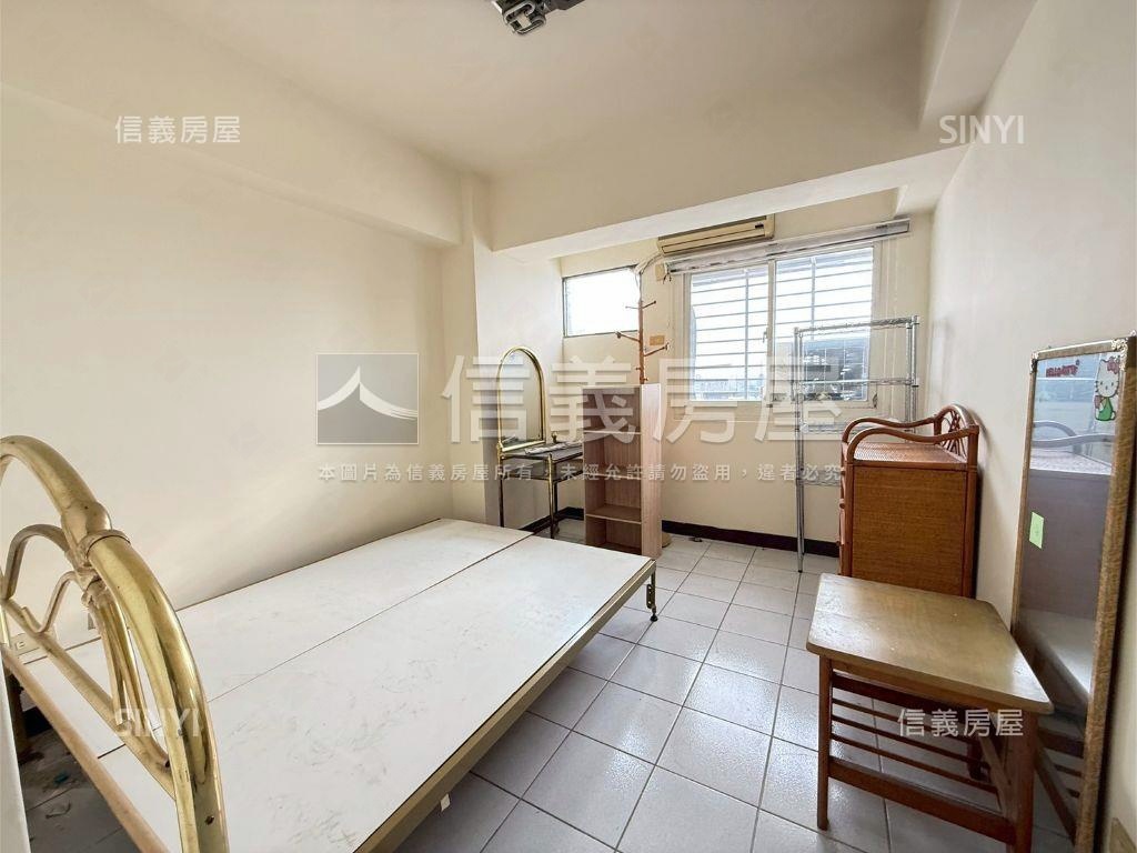 黎明路一段兩房車位房屋室內格局與周邊環境