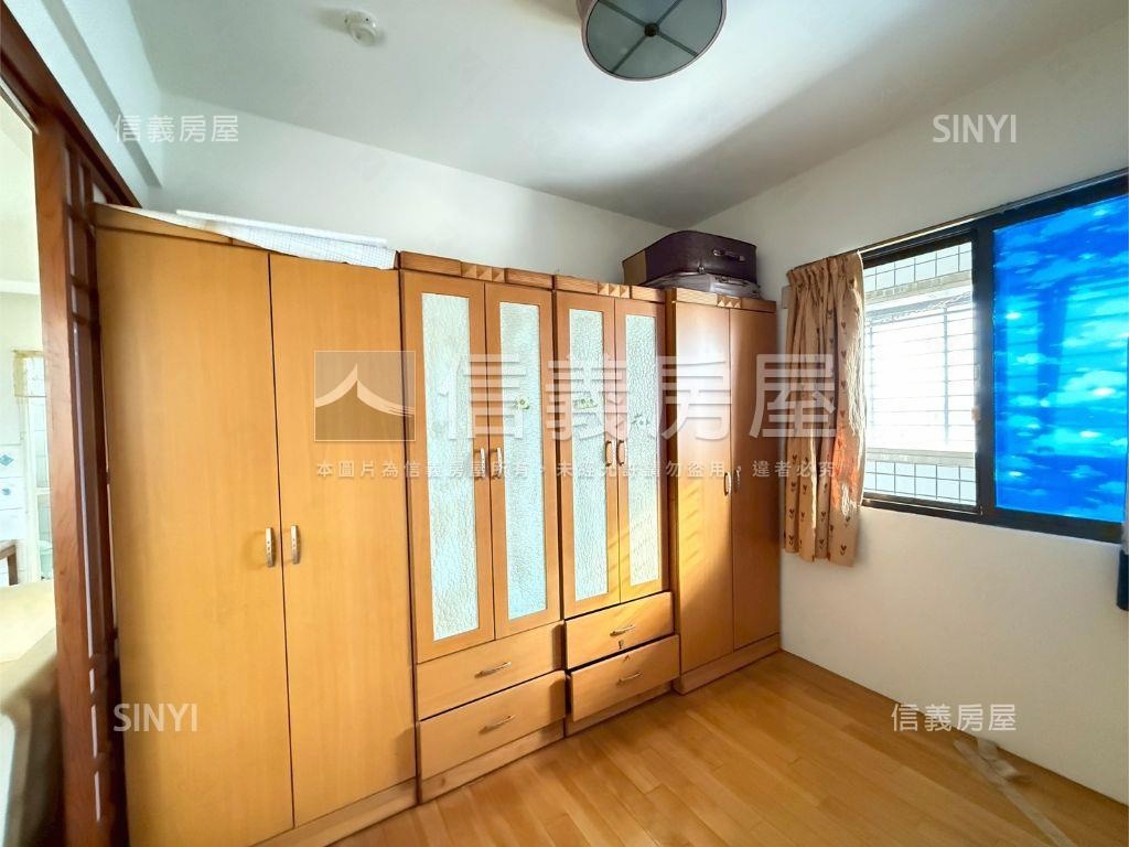 黎明路一段兩房車位房屋室內格局與周邊環境