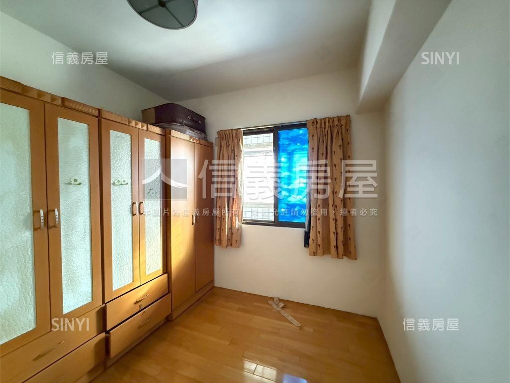 黎明路一段兩房車位房屋室內格局與周邊環境