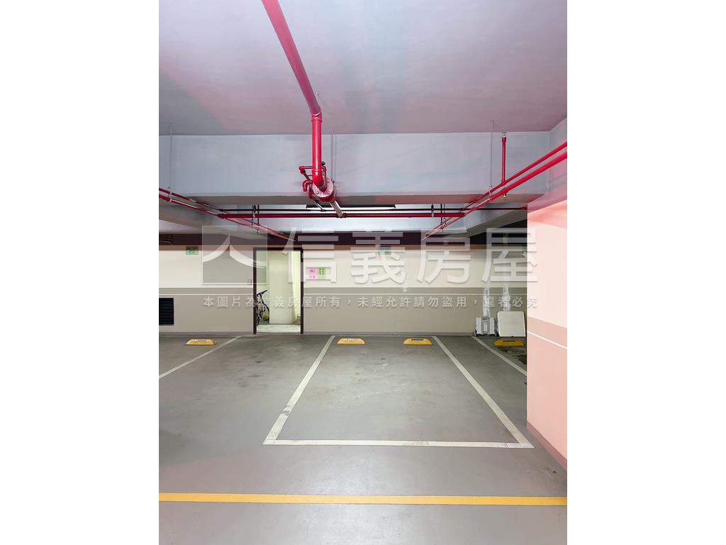 新南港雙站三房大車位房屋室內格局與周邊環境