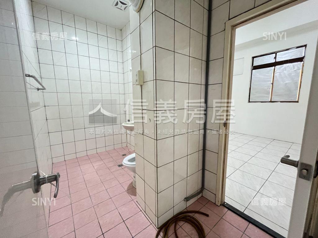 永寧皇家宮廷亮麗一樓房屋室內格局與周邊環境