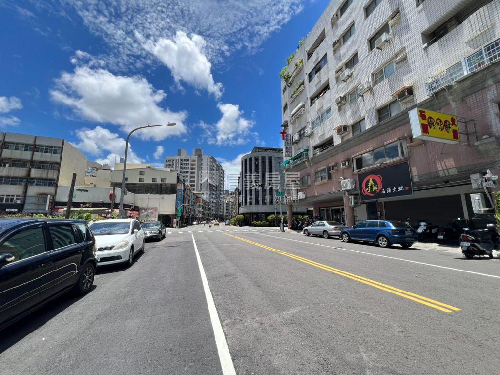 瑞豐巨蛋補習班金店面房屋室內格局與周邊環境