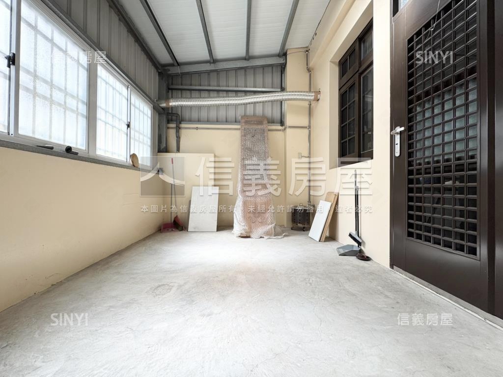 近竹北遠百機能佳臨路店面房屋室內格局與周邊環境