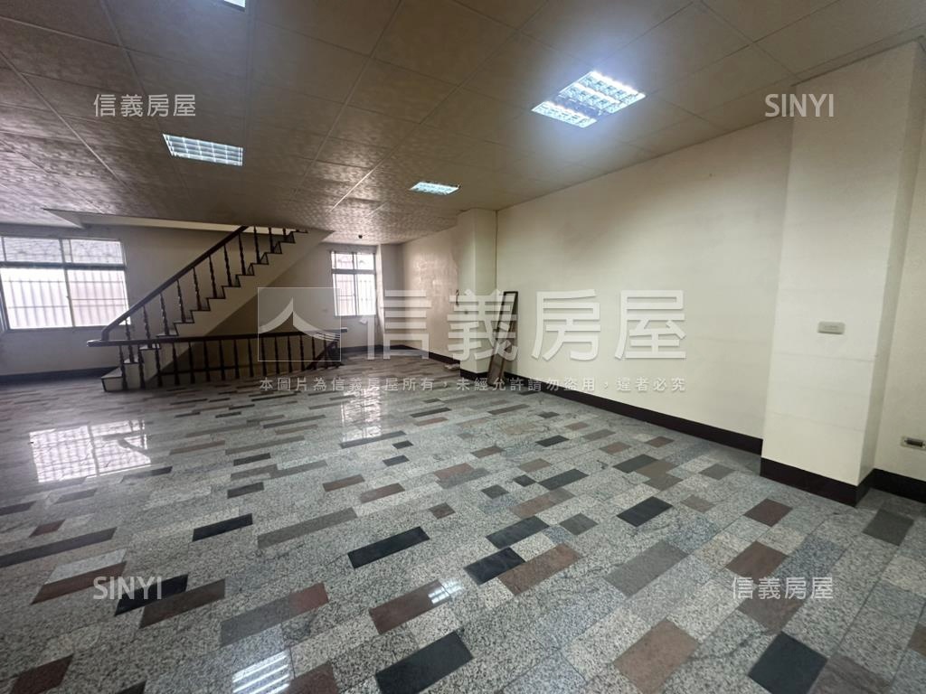 近副都心霸王店面房屋室內格局與周邊環境